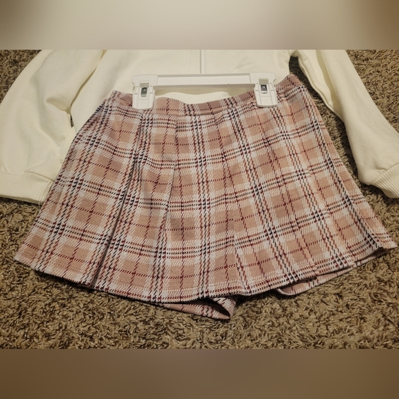 Little Lass Ivory Sweater and Plaid Shorts Outfit - Picture 4 of 4